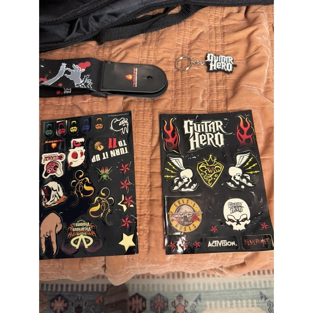 guitar hero wii Red Octane Kramer Rare Strap, Stickers, Dongle, Key Chain, Bag